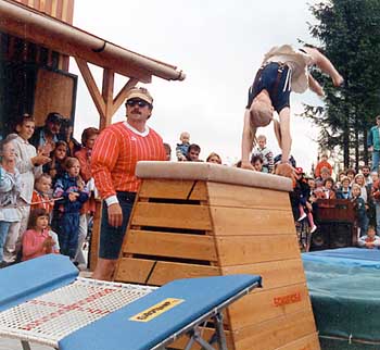 Eva Handstuetzueberschlag